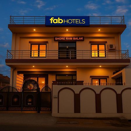 Fabexpress Awadh Inn - 400M From Shri Ram Janam Bhumi Ayodhya Kültér fotó