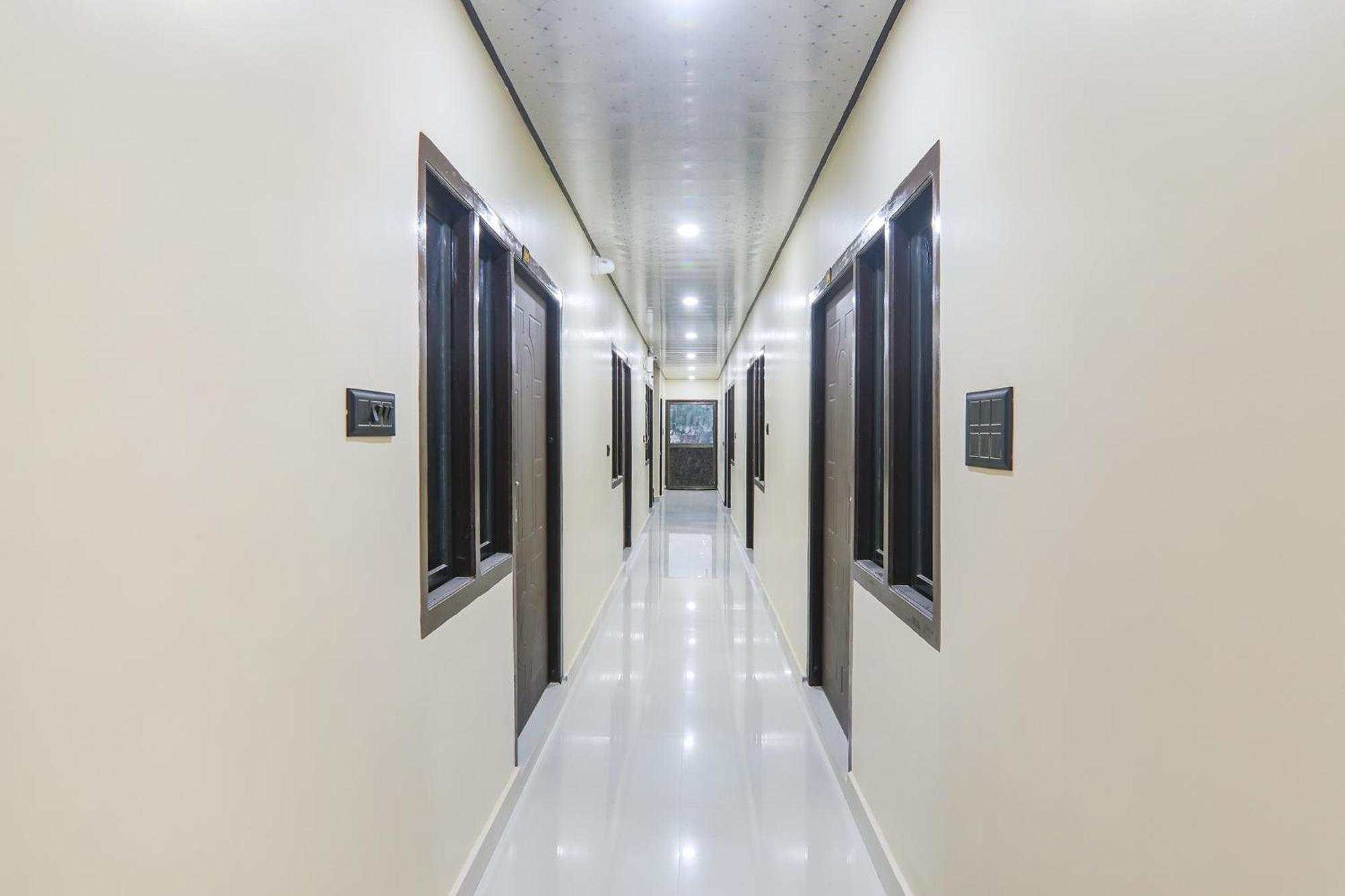 Fabexpress Awadh Inn - 400M From Shri Ram Janam Bhumi Ayodhya Kültér fotó