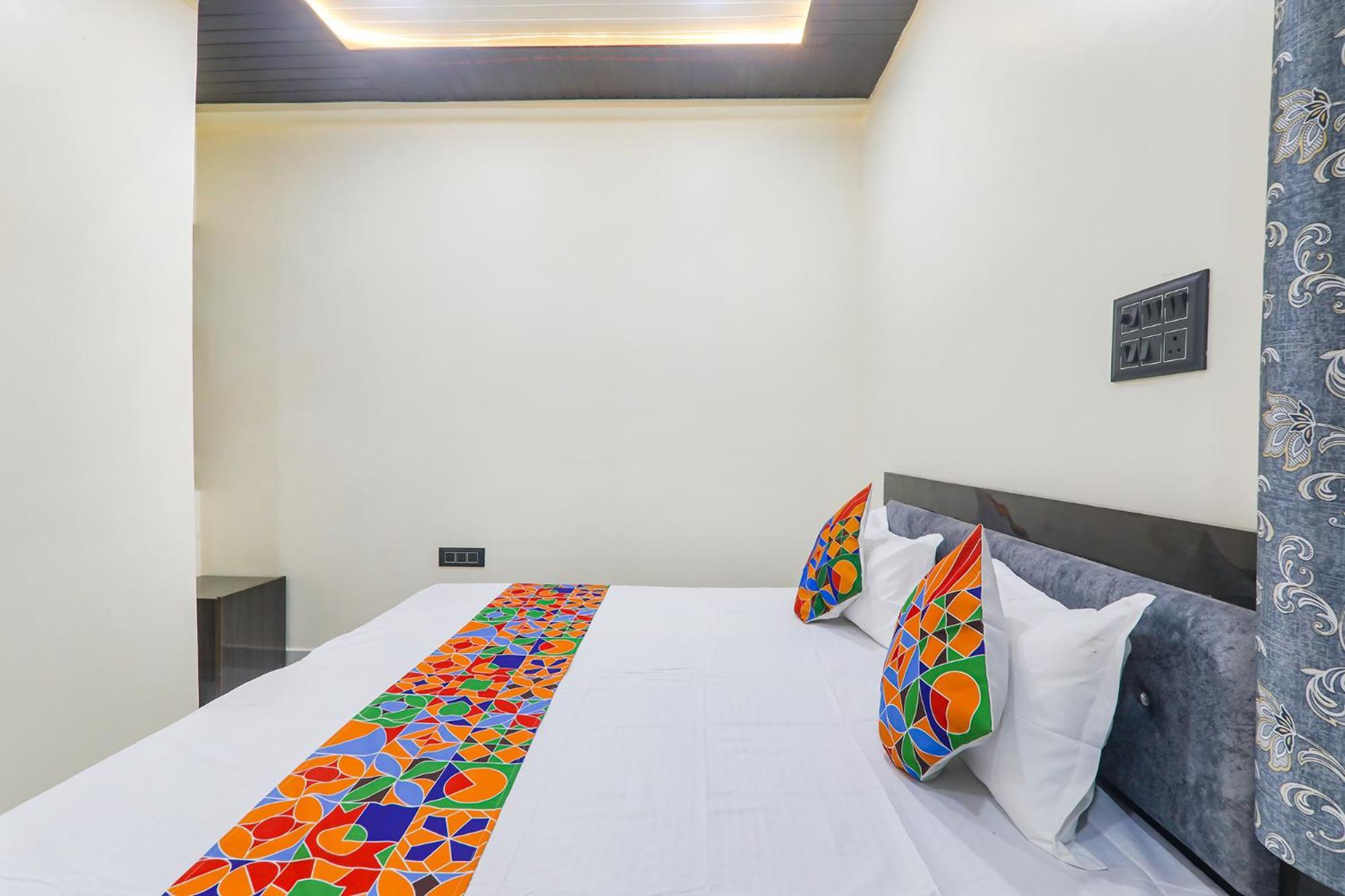 Fabexpress Awadh Inn - 400M From Shri Ram Janam Bhumi Ayodhya Kültér fotó