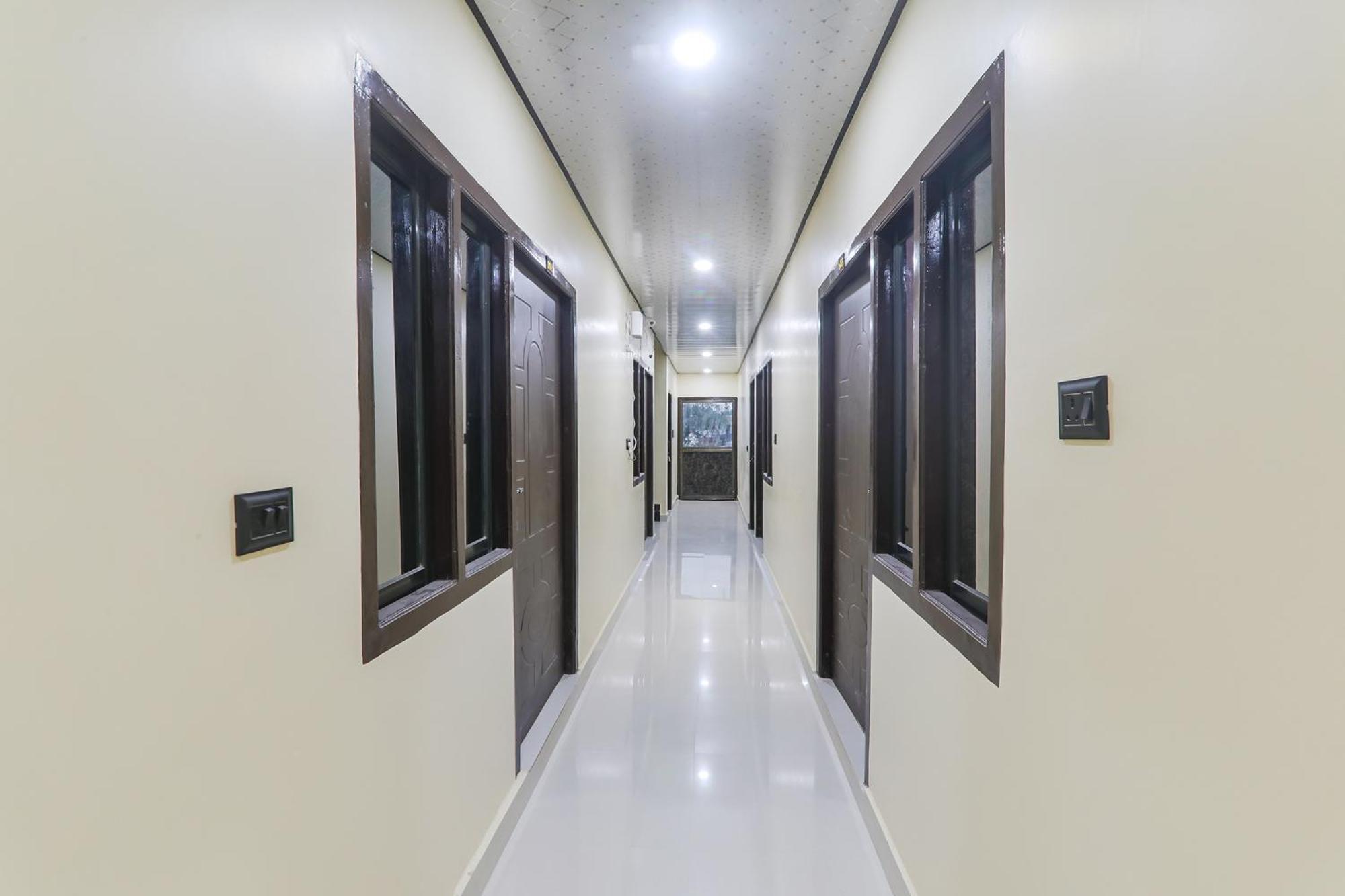Fabexpress Awadh Inn - 400M From Shri Ram Janam Bhumi Ayodhya Kültér fotó