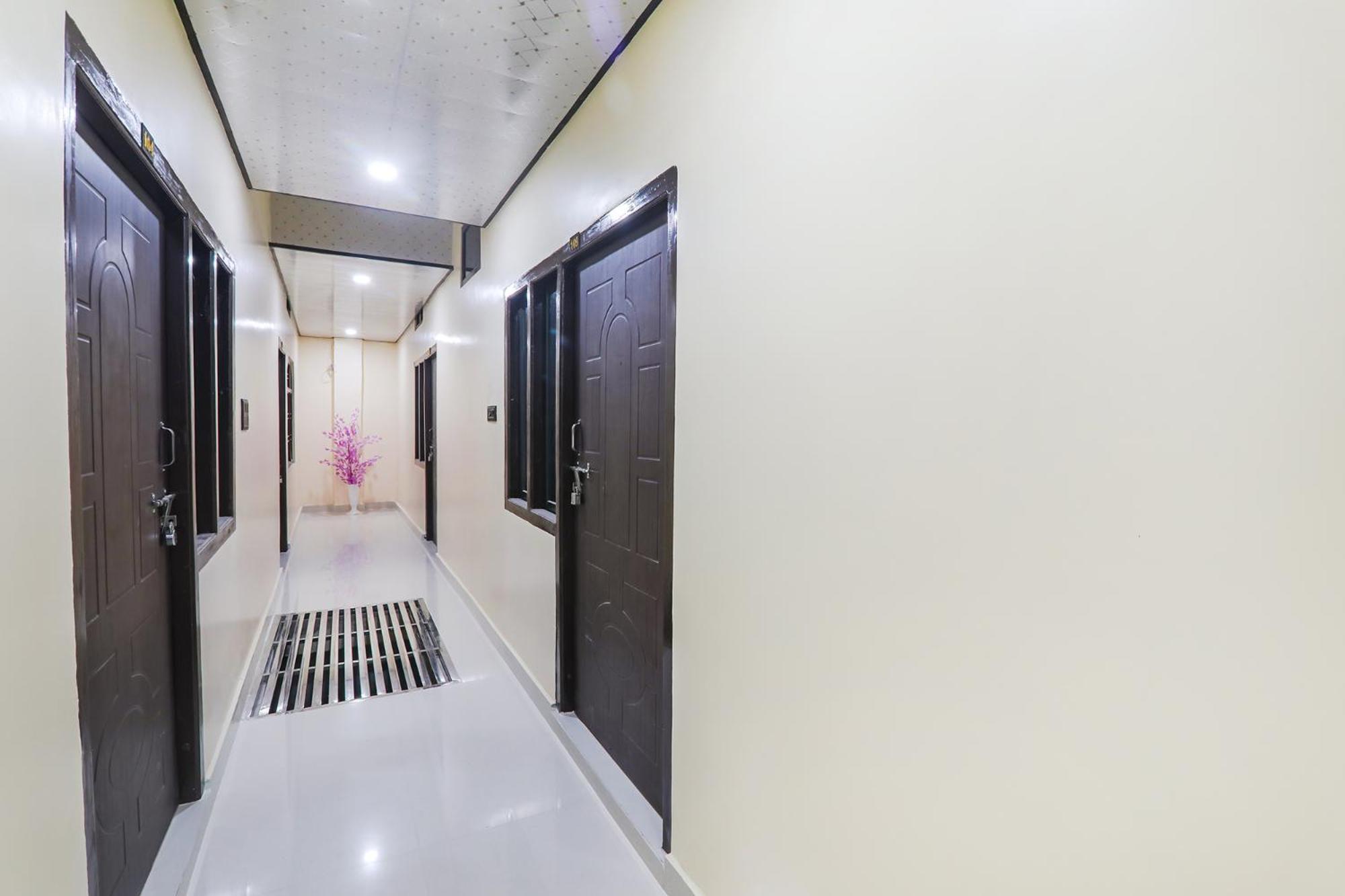 Fabexpress Awadh Inn - 400M From Shri Ram Janam Bhumi Ayodhya Kültér fotó