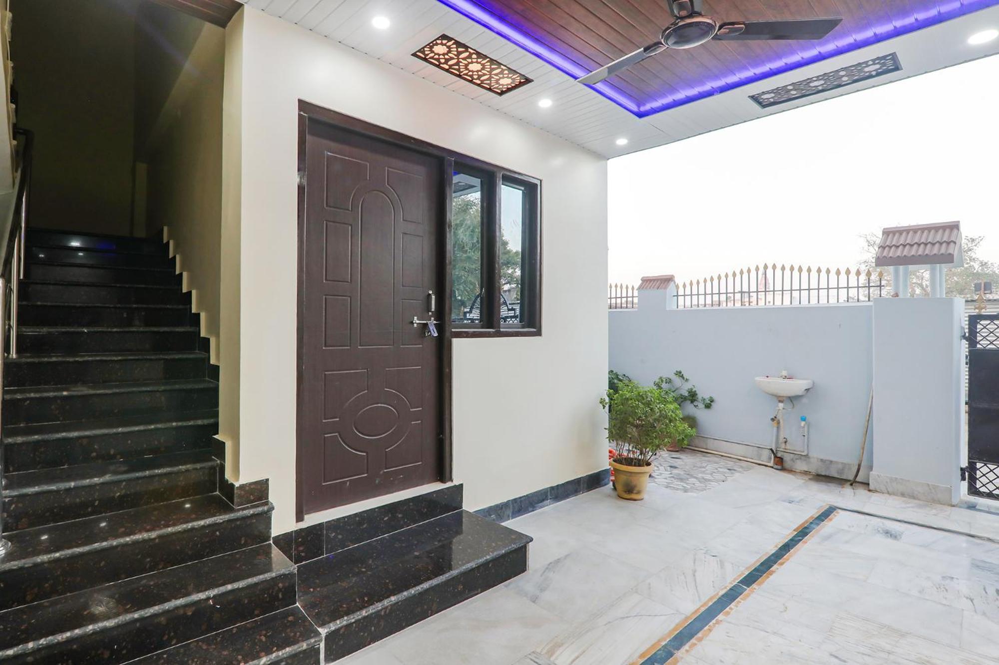 Fabexpress Awadh Inn - 400M From Shri Ram Janam Bhumi Ayodhya Kültér fotó