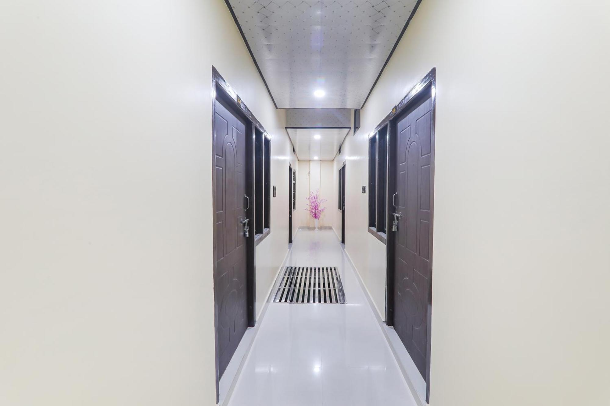 Fabexpress Awadh Inn - 400M From Shri Ram Janam Bhumi Ayodhya Kültér fotó