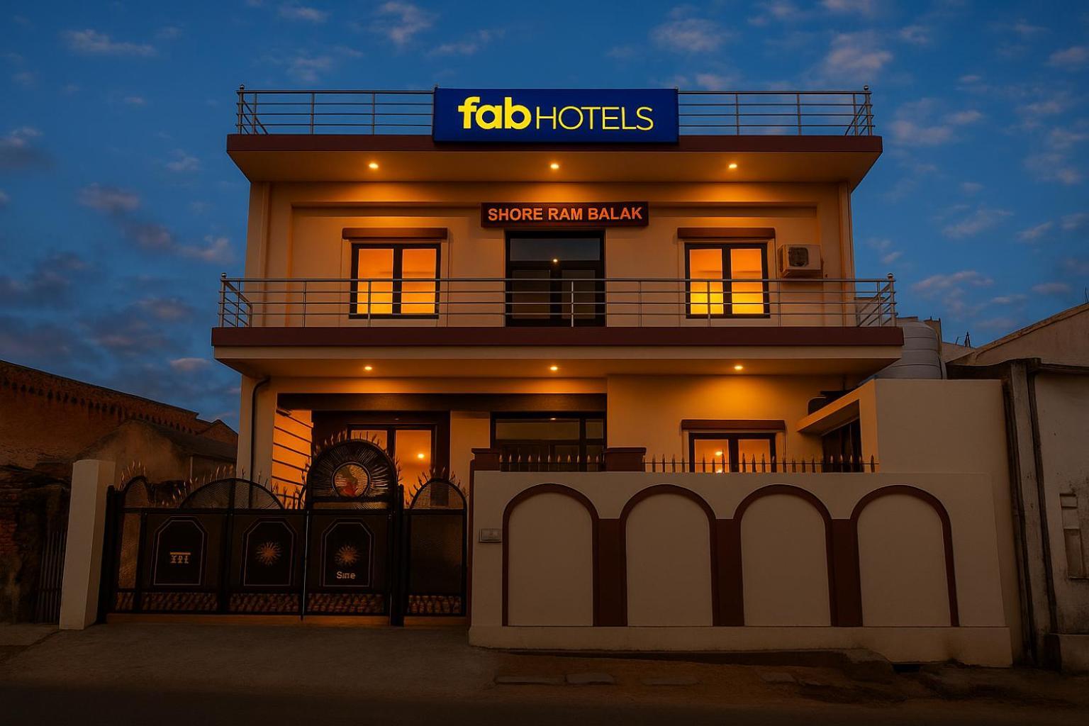 Fabexpress Awadh Inn - 400M From Shri Ram Janam Bhumi Ayodhya Kültér fotó